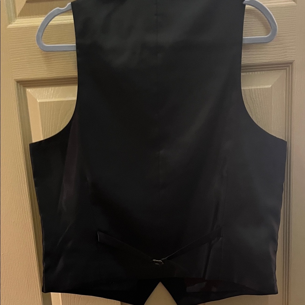 Men's Classic Black Suit Vest - Picture 4 of 4